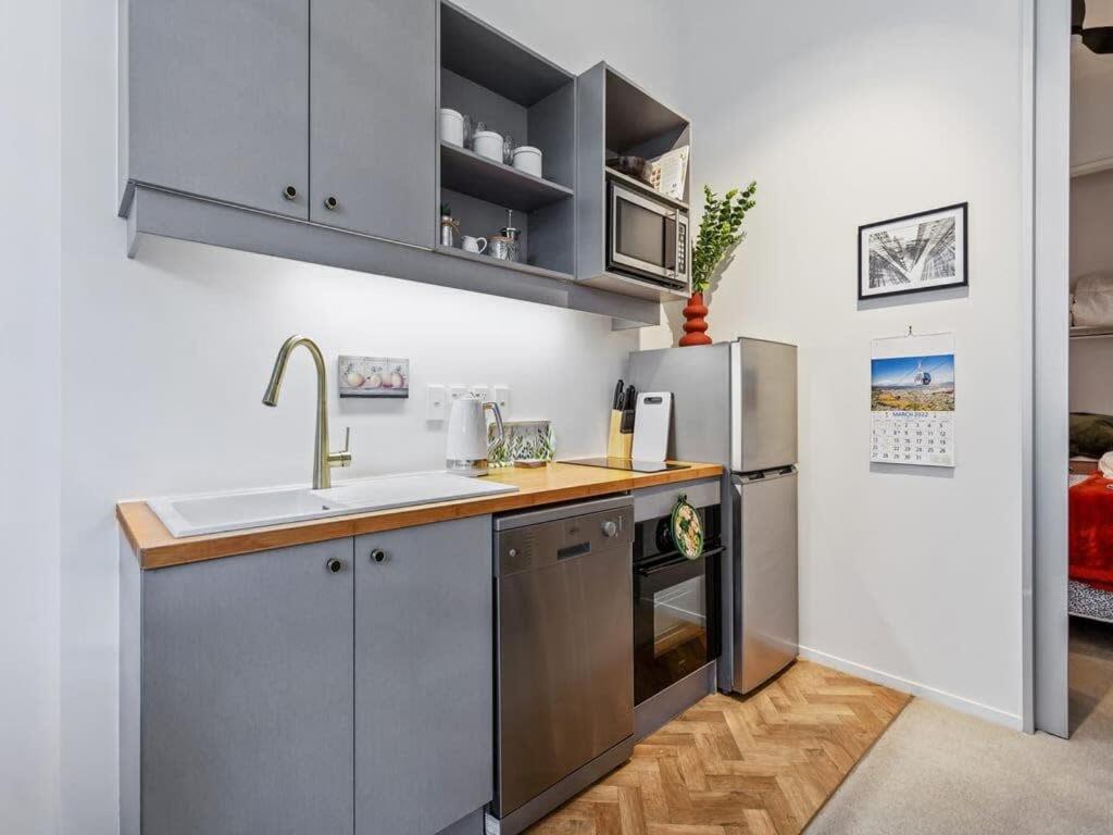 Cosy - Charming Building Apartment *