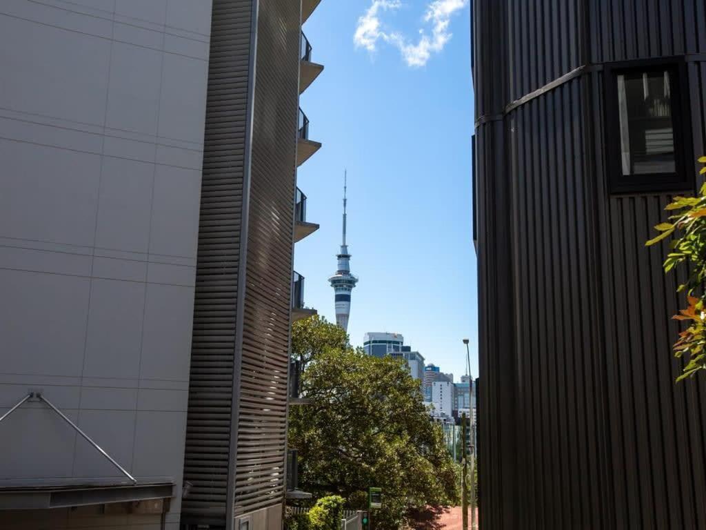 Beautiful Two Bedroom Next To Myers Park Apartment Auckland