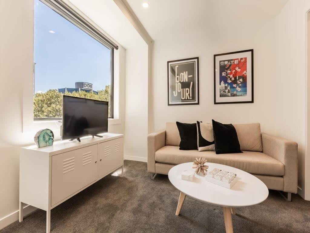 Apartment Beautiful Two Bedroom Next To Myers Park