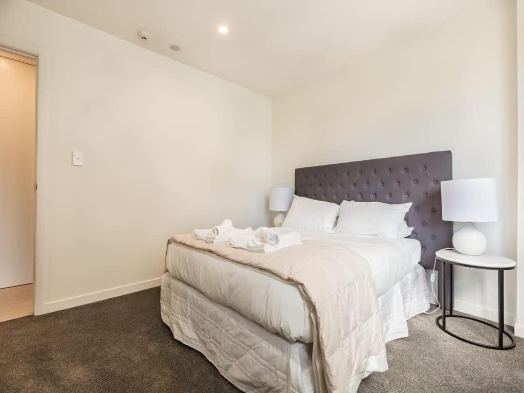 Apartment Beautiful Two Bedroom Next To Myers Park *