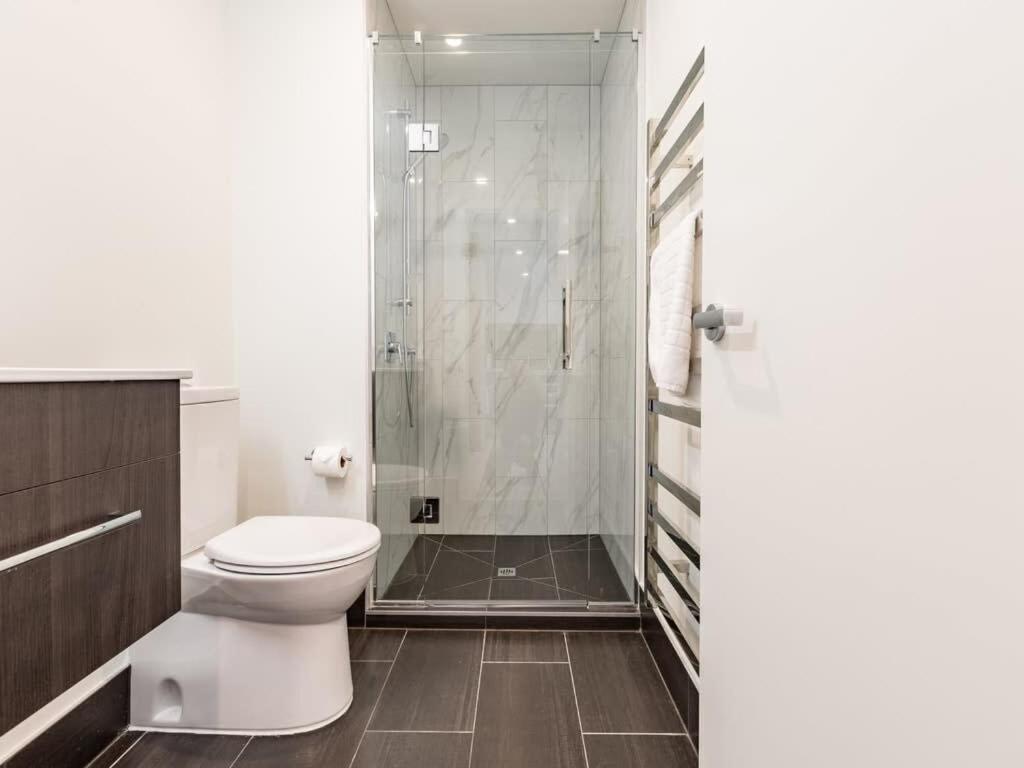 Beautiful Two Bedroom Next To Myers Park Apartment Auckland