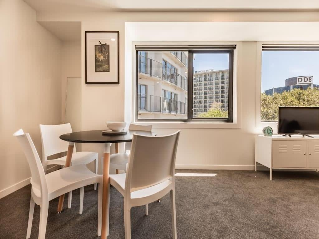 Apartment Beautiful Two Bedroom Next To Myers Park *