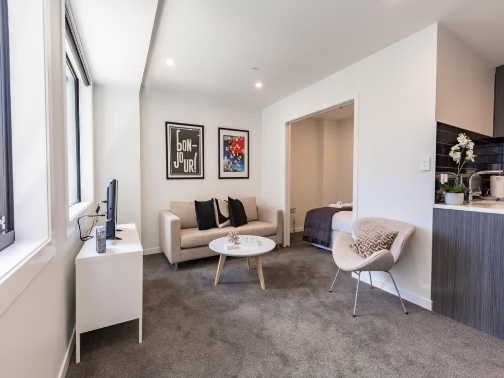 Apartment Beautiful Two Bedroom Next To Myers Park