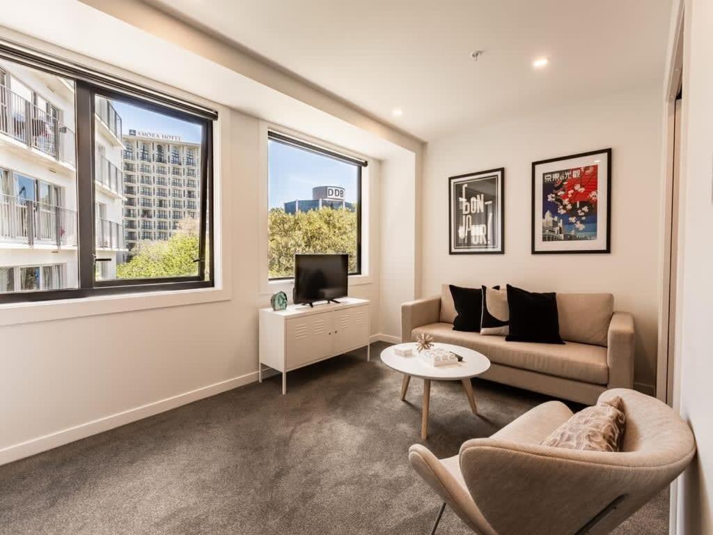 Beautiful Two Bedroom Next To Myers Park