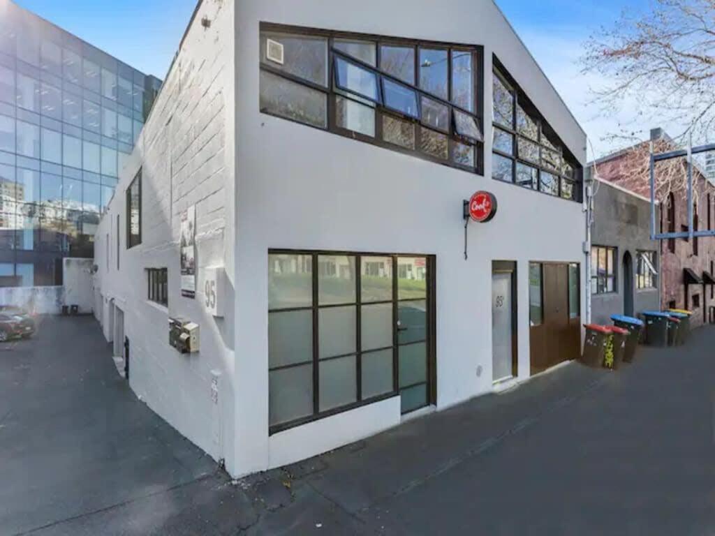Apartment Unique Industrial-style In *