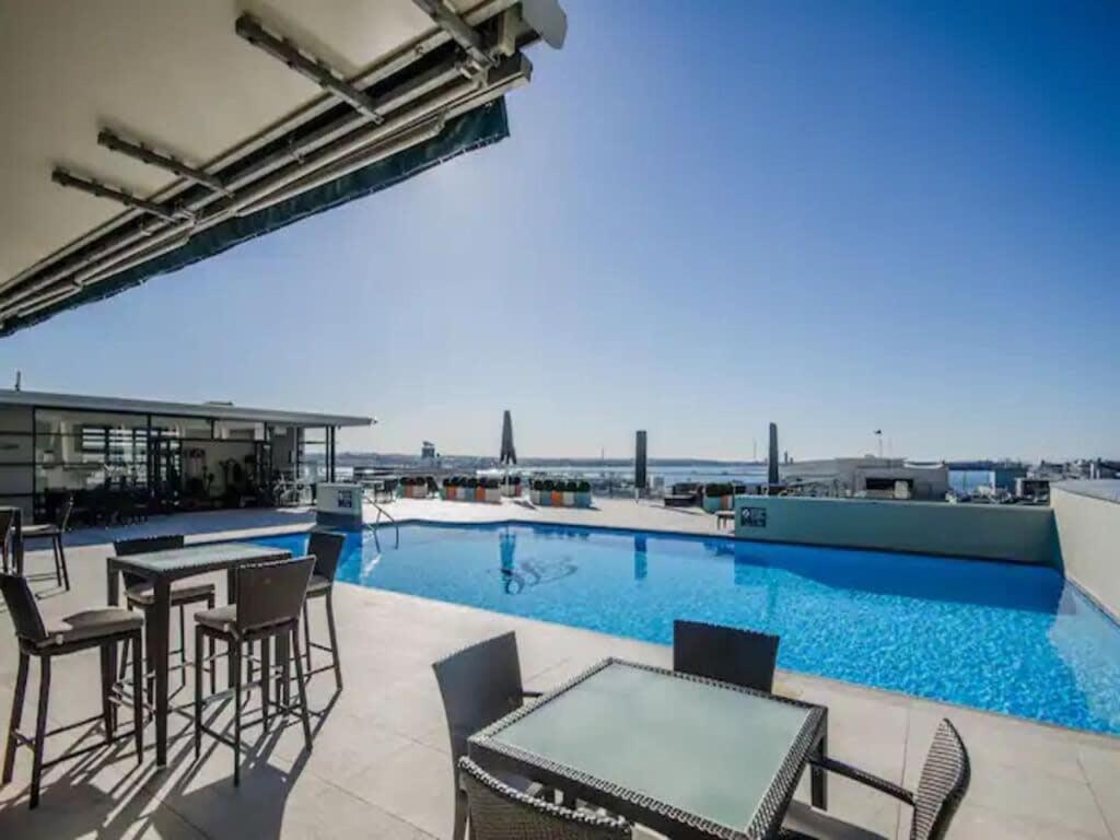 Spacious - Free Parking Gym And Pool Access