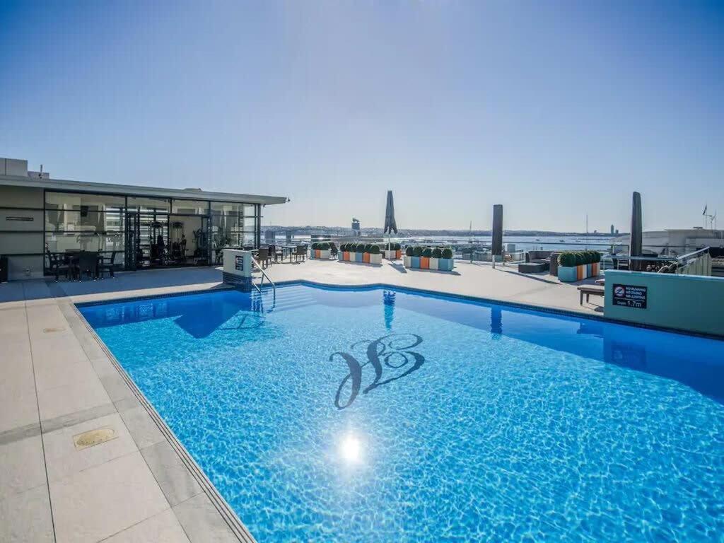 Spacious - Free Parking Gym And Pool Access
