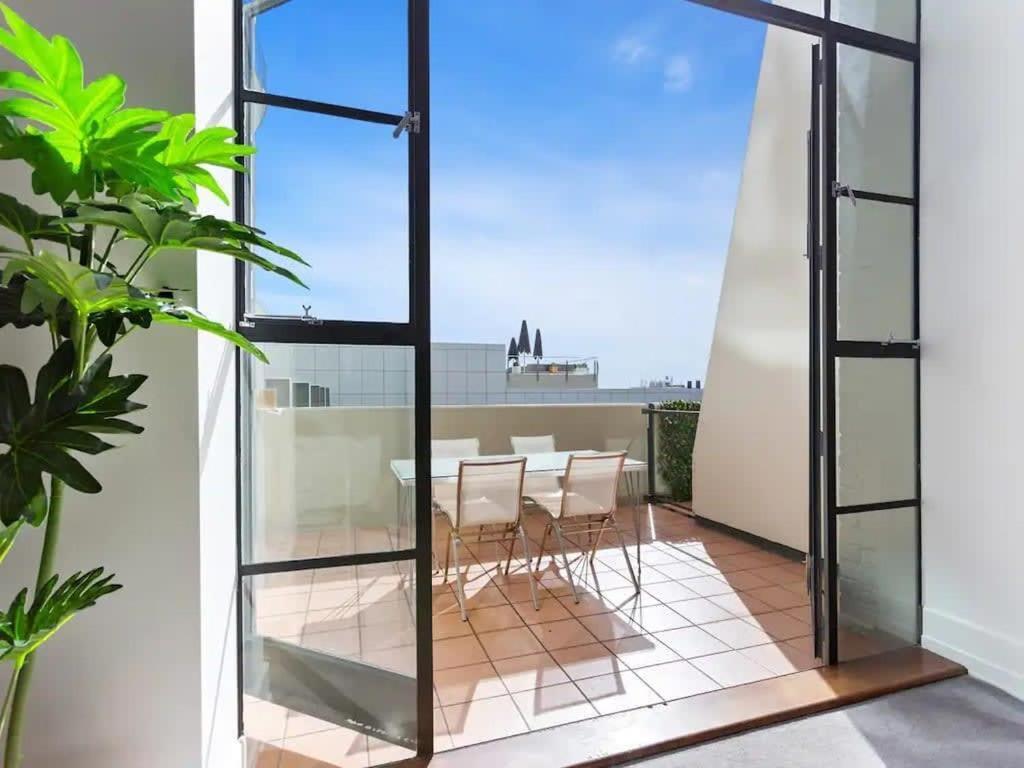 Lovely Bright With Balcony Pool And Gym