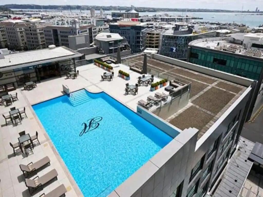 Lovely Bright With Balcony Pool And Gym Auckland