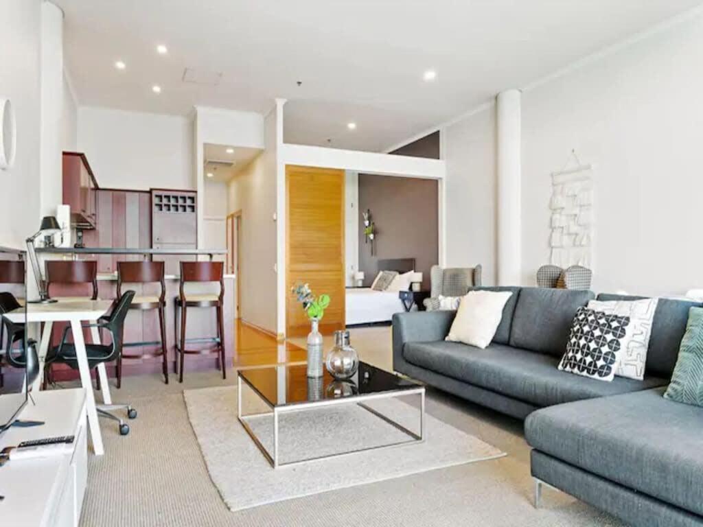 Relaxing Sea Wharf View Apartment