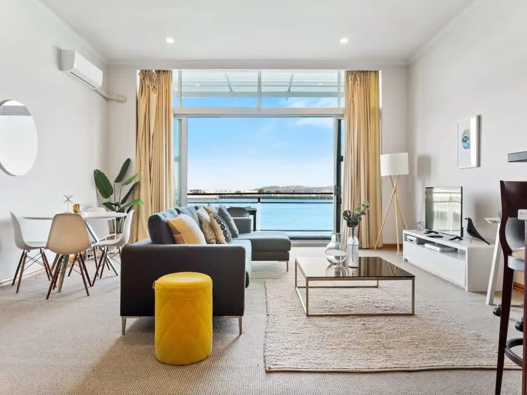 Relaxing Sea Wharf View *