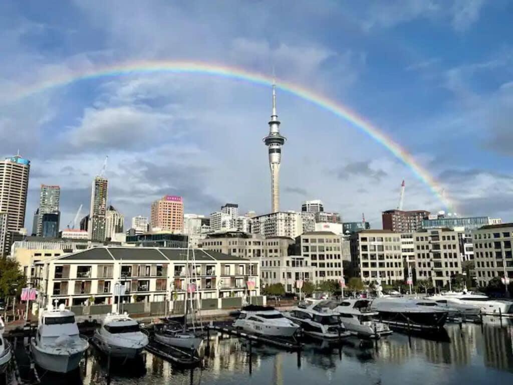 Apartment Stunning Views Of Viaduct Harbour Free Parking Auckland