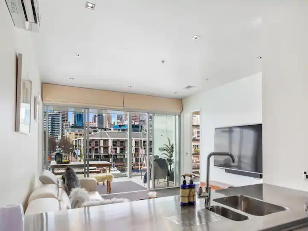 Apartment Stunning Views Of Viaduct Harbour Free Parking *