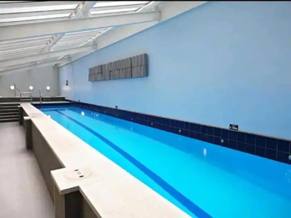 Stylish With Pool And Gym Auckland