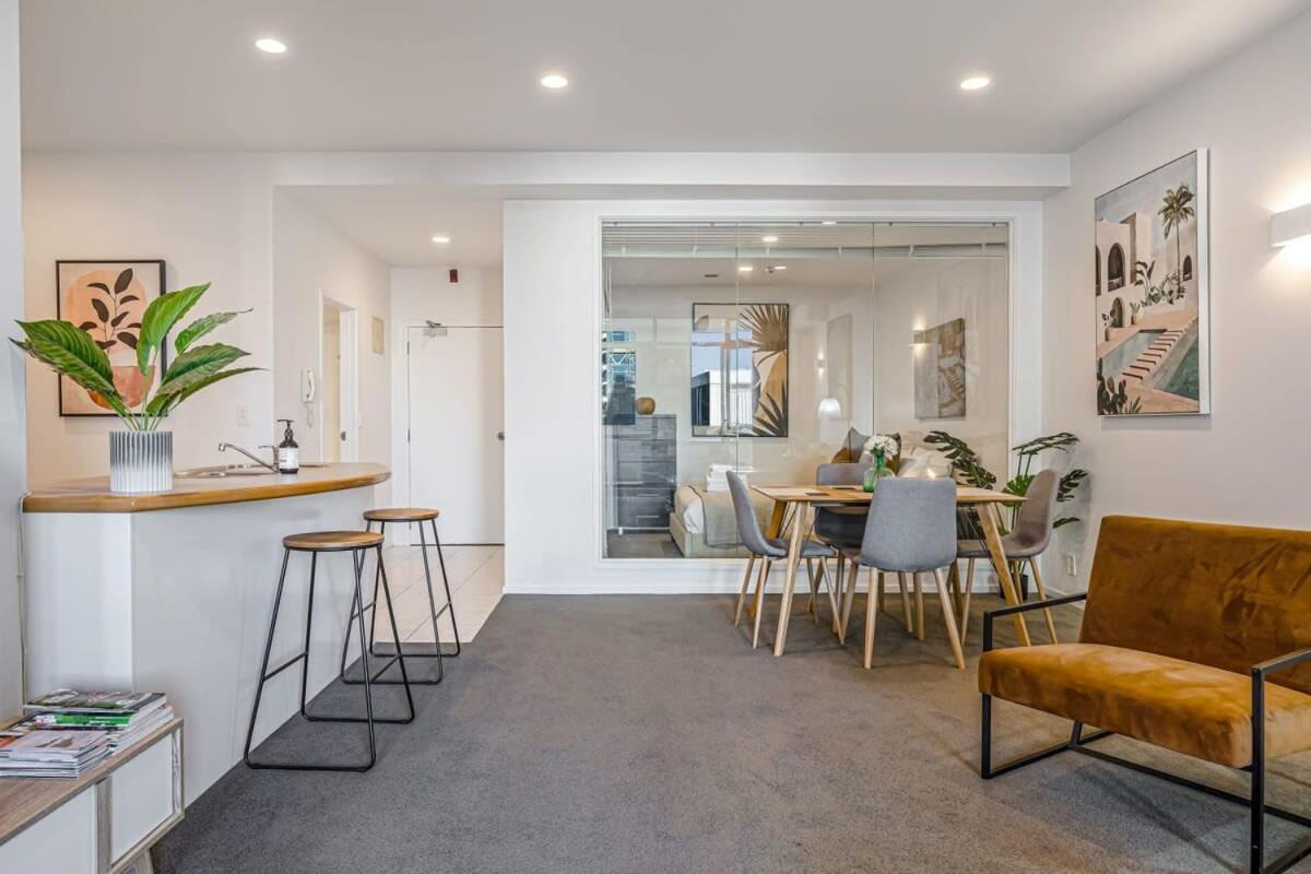 Spacious Character Apartment Auckland
