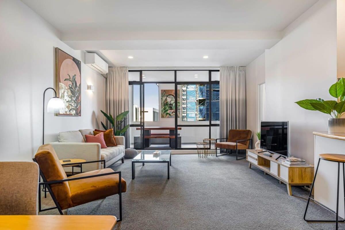 Spacious Character Apartment Auckland