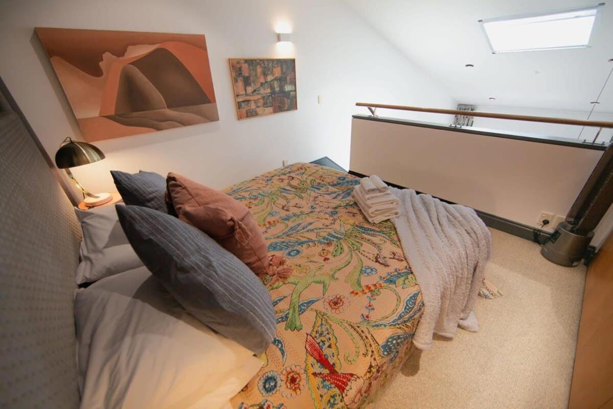 Apartment One-bedroom Loft In Viaduct