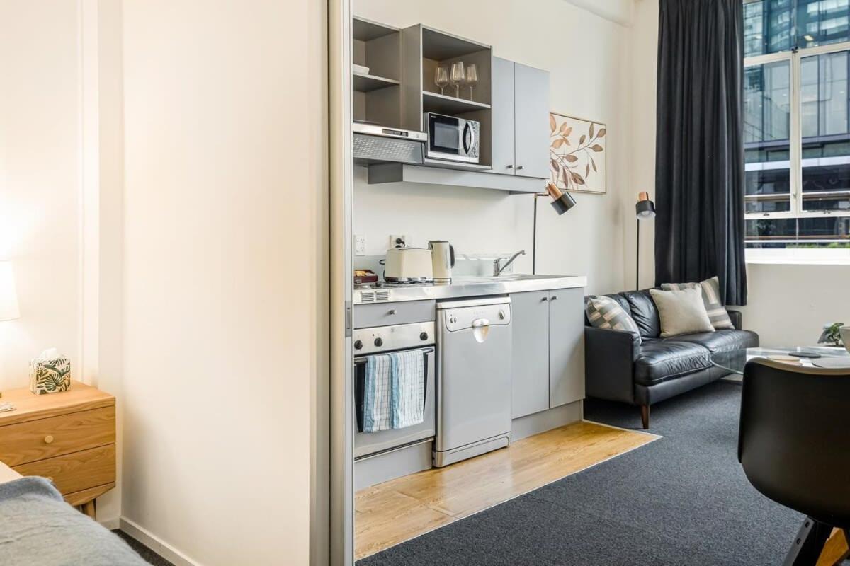 Open-plan Living In The Heart Of * Auckland