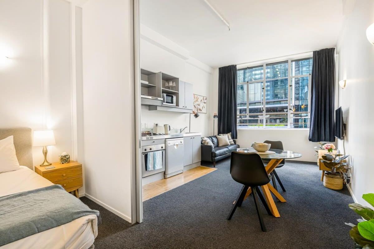 Open-plan Living In The Heart Of Auckland