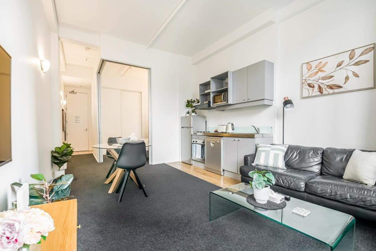 Apartment Open-plan Living In The Heart Of