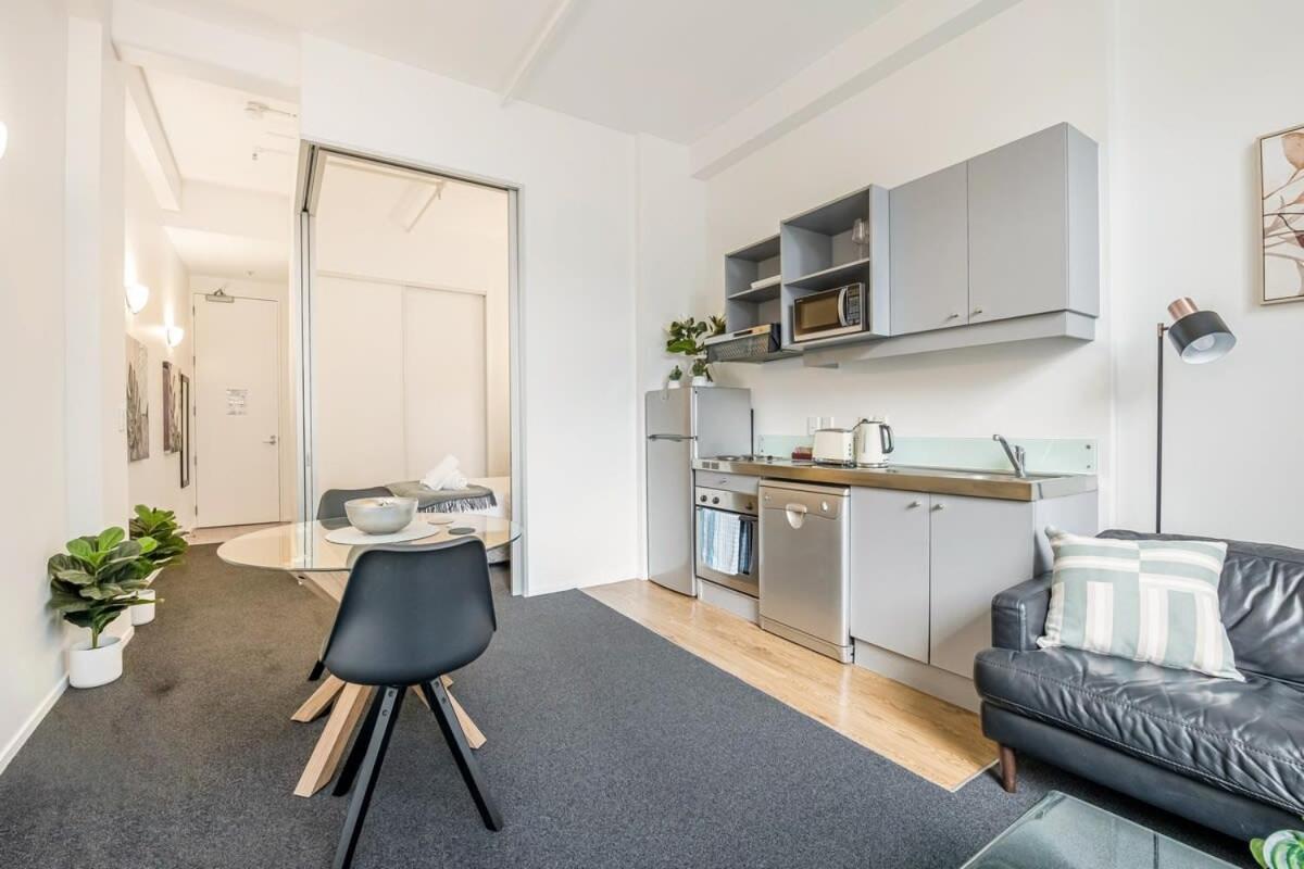 Open-plan Living In The Heart Of Apartment