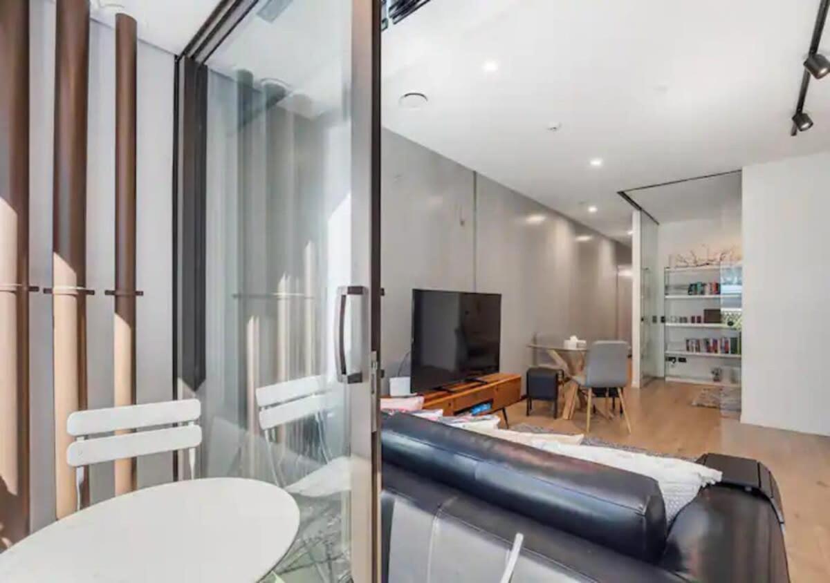 Classy And Contemporary Living Auckland