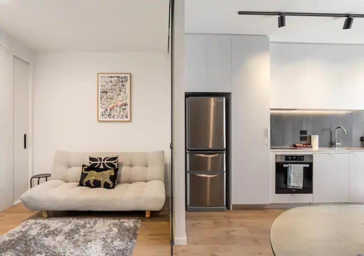 Classy And Contemporary Living *