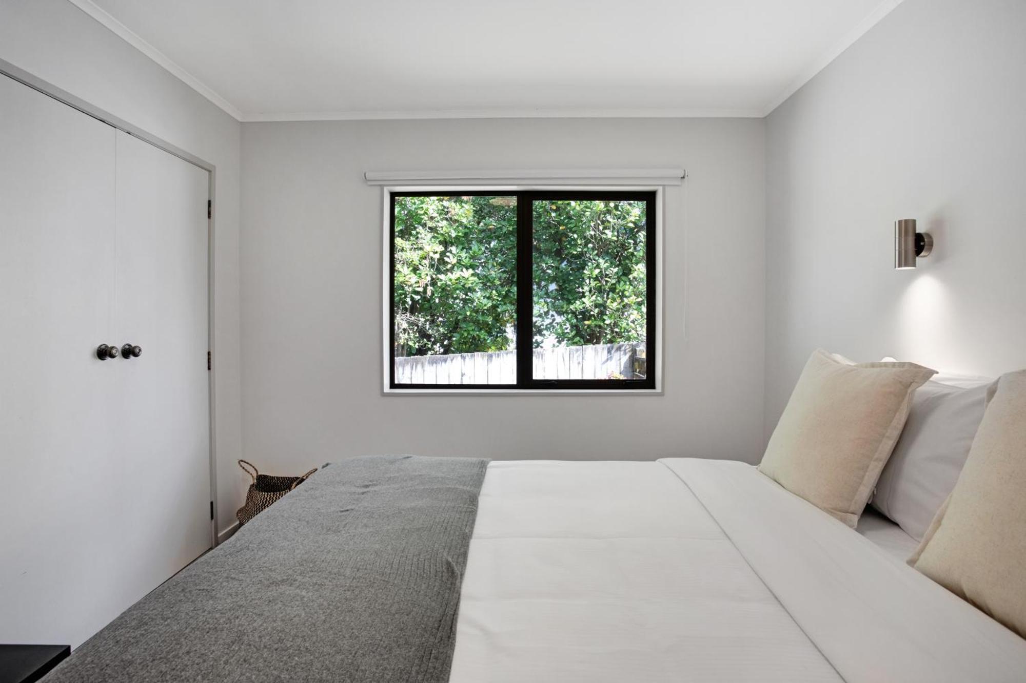 Holiday home Sunnyside Townhouse With Rumpus, Parking And Deck *