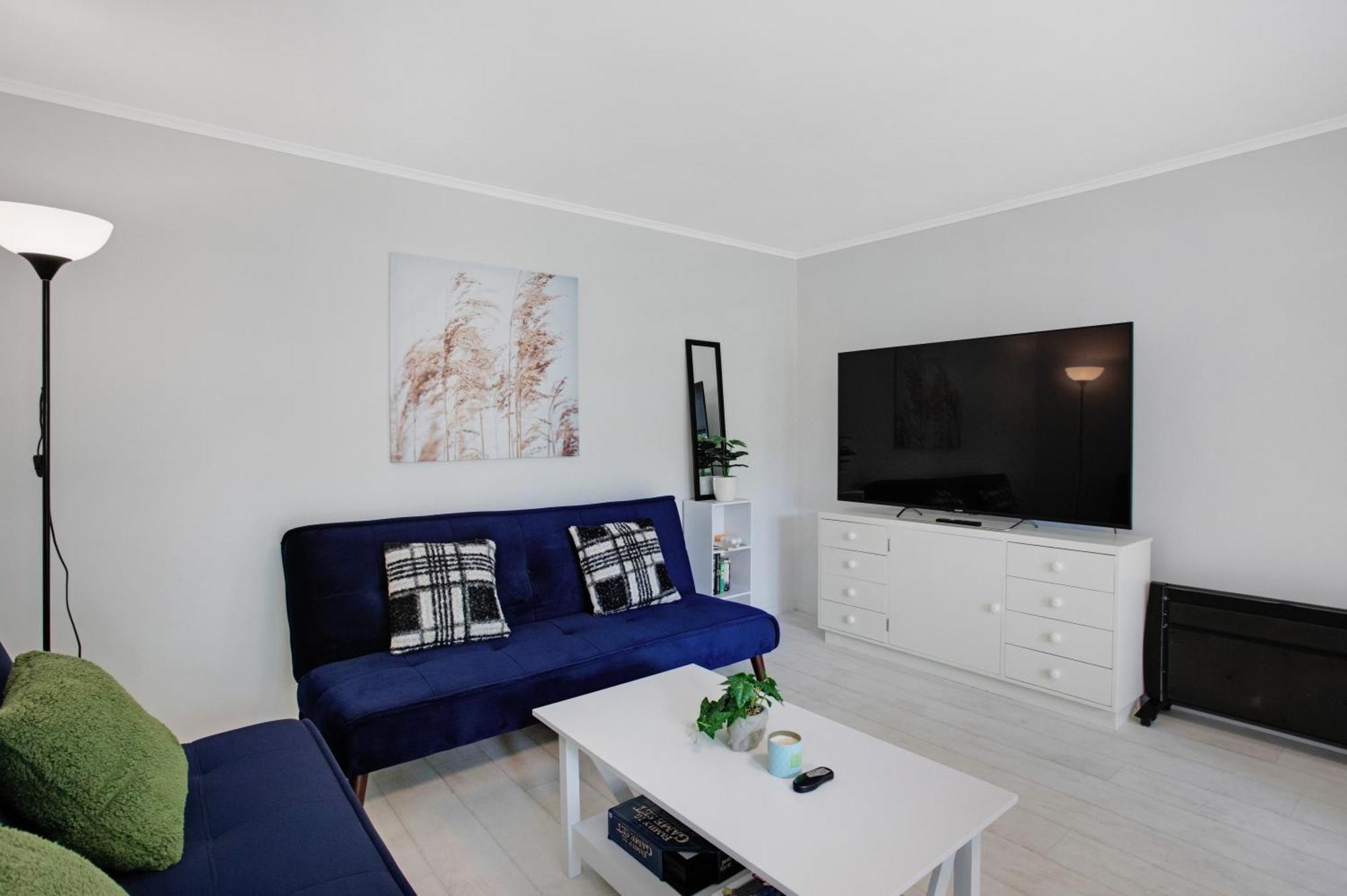 Holiday home Sunnyside Townhouse With Rumpus, Parking And Deck *