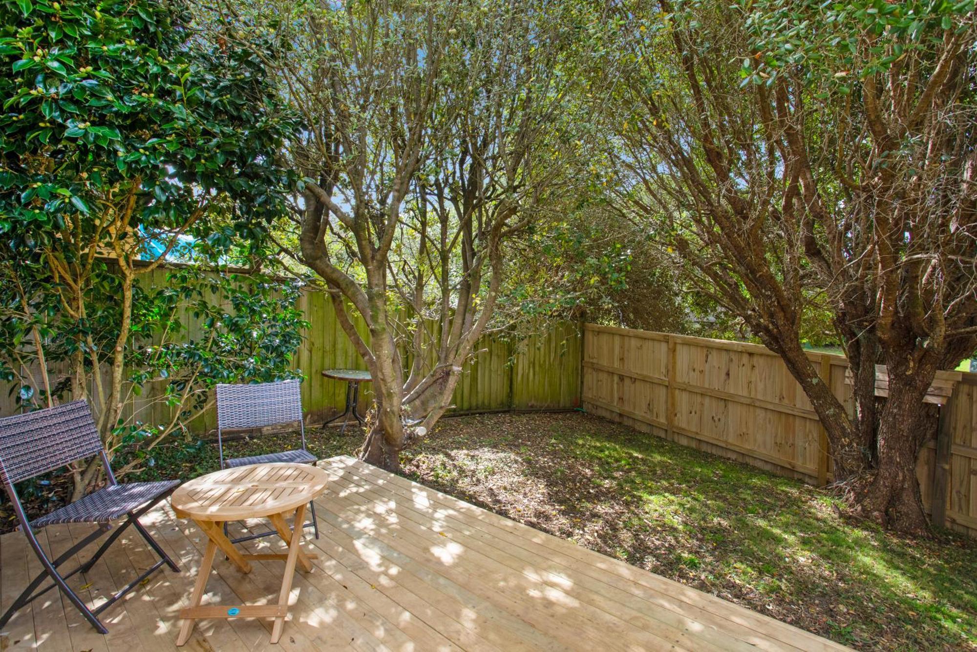 Sunnyside Townhouse With Rumpus, Parking And Deck Holiday home