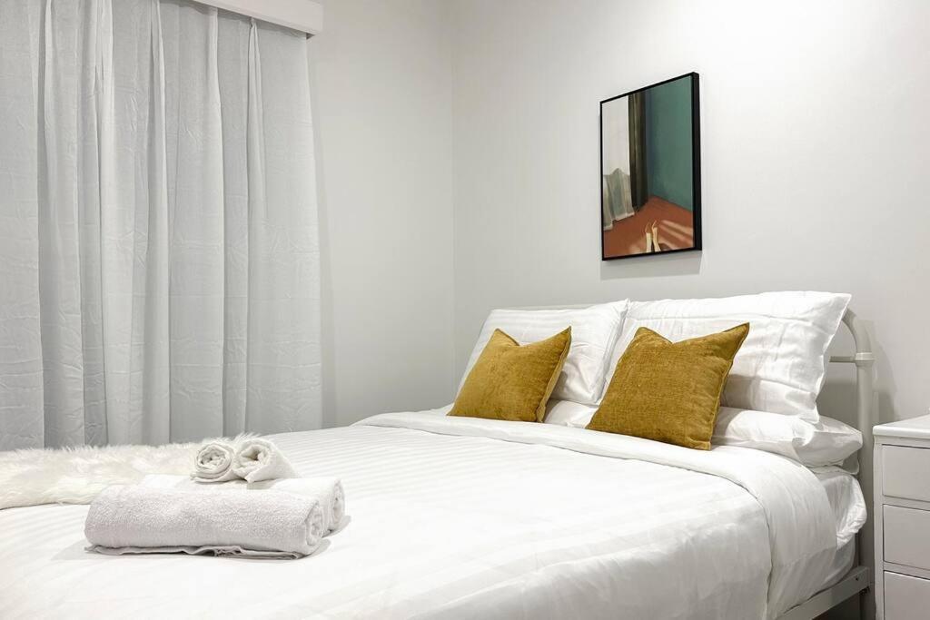 Schoolzone, Golf, Location - By The Bay 5 Bedroom Auckland