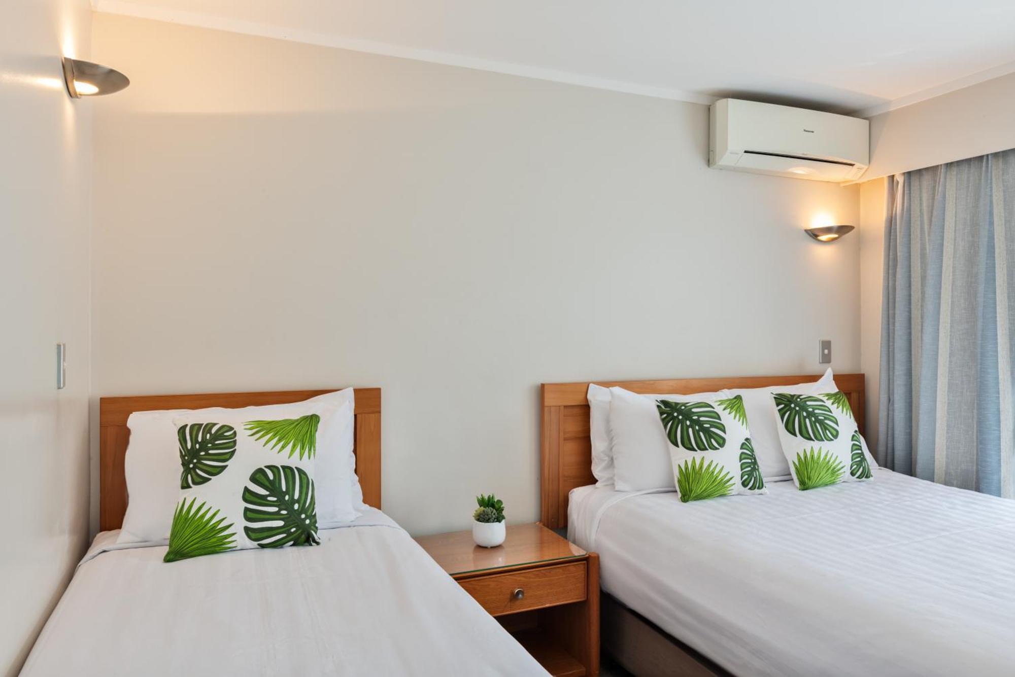 Western Newmarket & Motel 4*