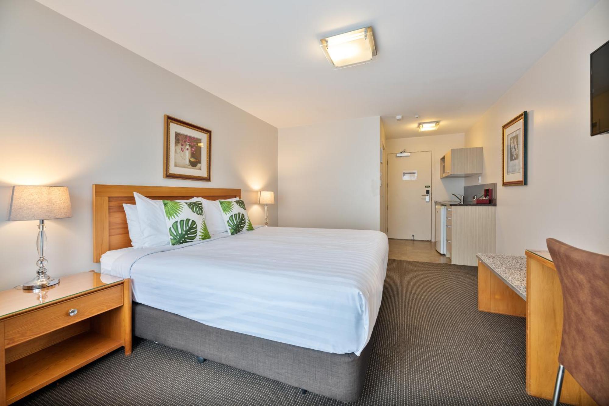 Western Newmarket & Auckland