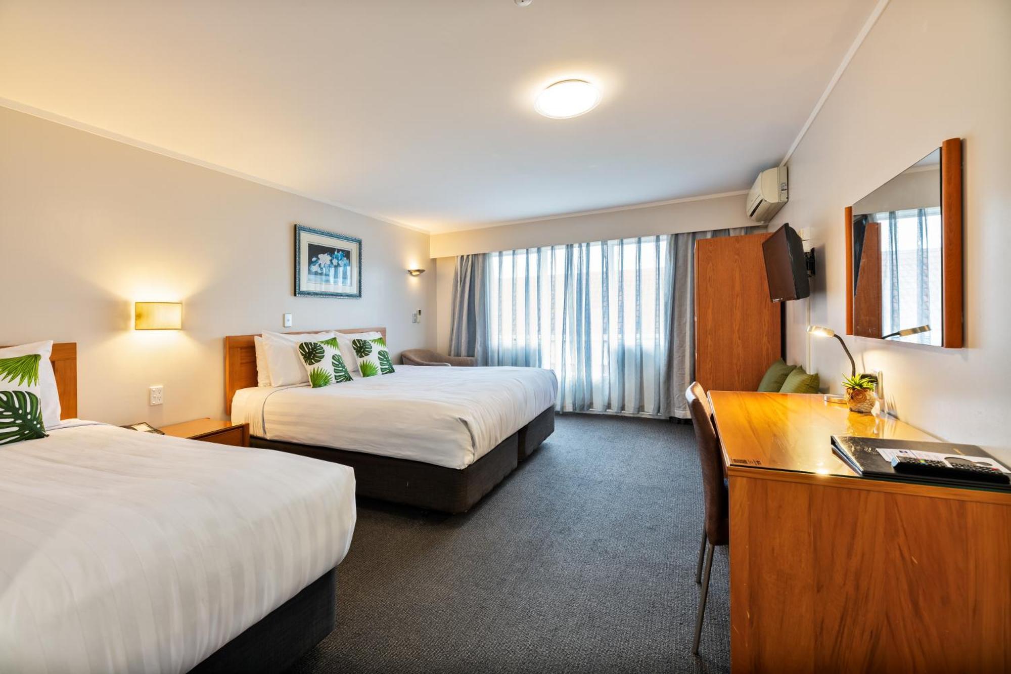 Western Newmarket & Auckland