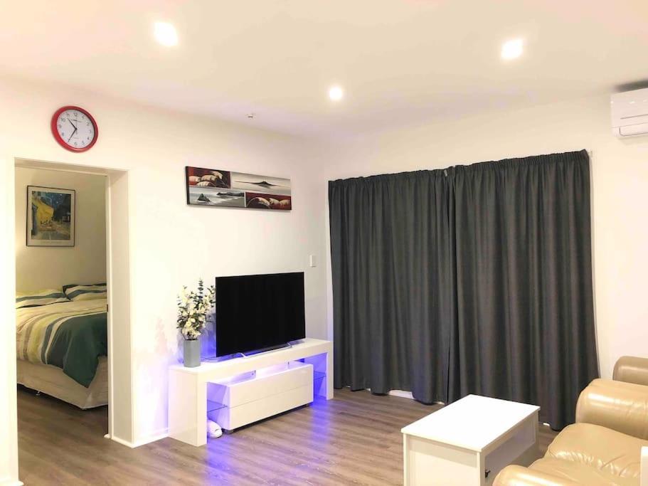 Cosy Modern Apartment Auckland