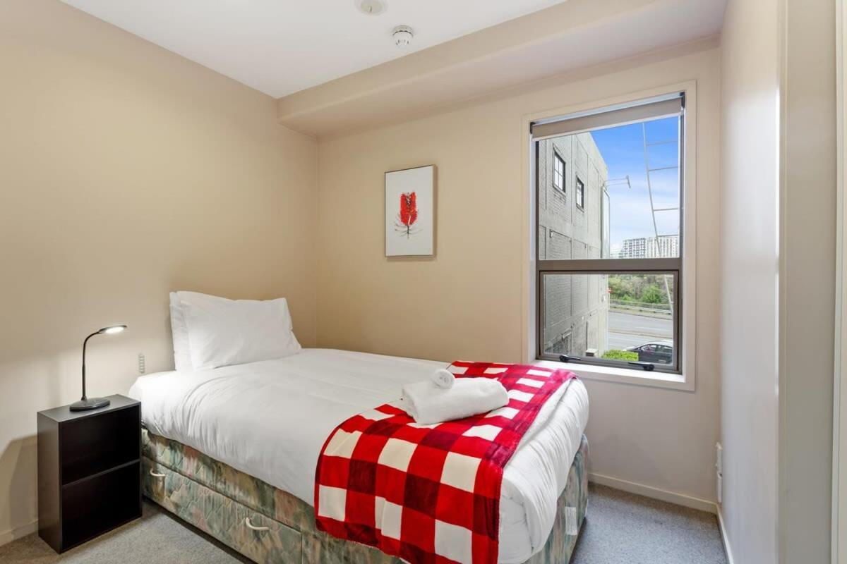Uptown Two Bedroom With The Essentials Apartment *