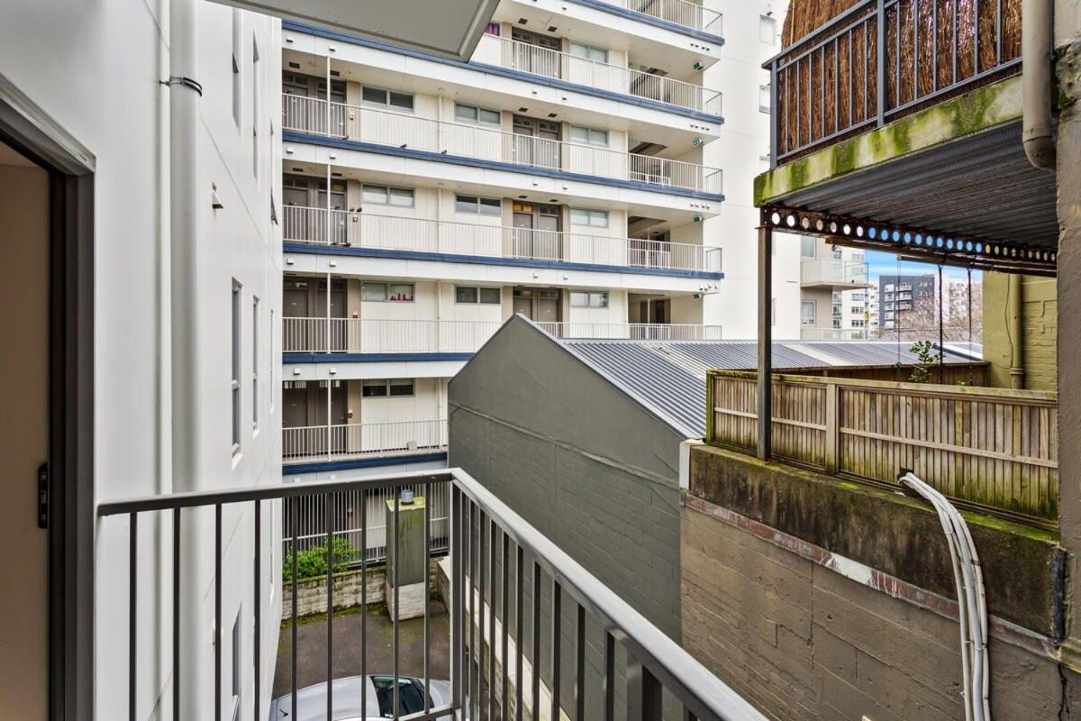 Uptown Two Bedroom With The Essentials *