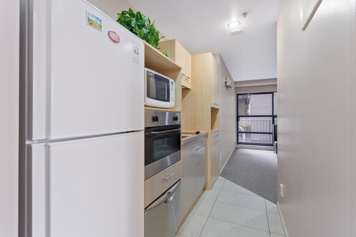 Uptown Two Bedroom With The Essentials
