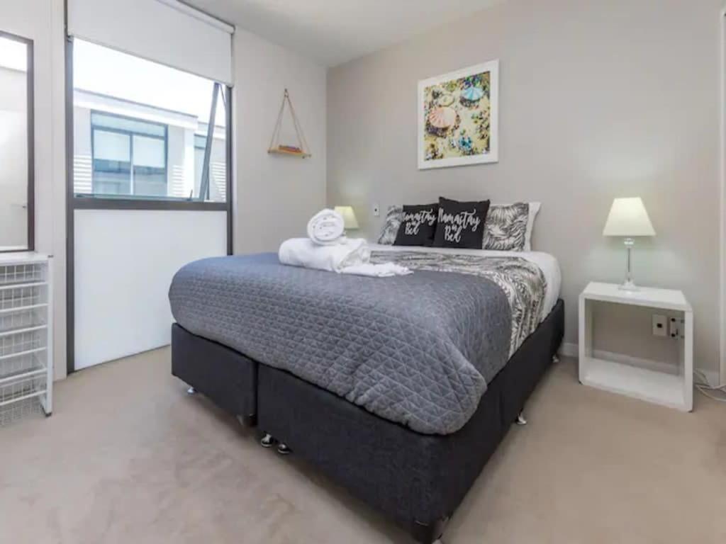 Wynyard Viaduct Habour 2 Brm 2 Bath And Carpark Apartment