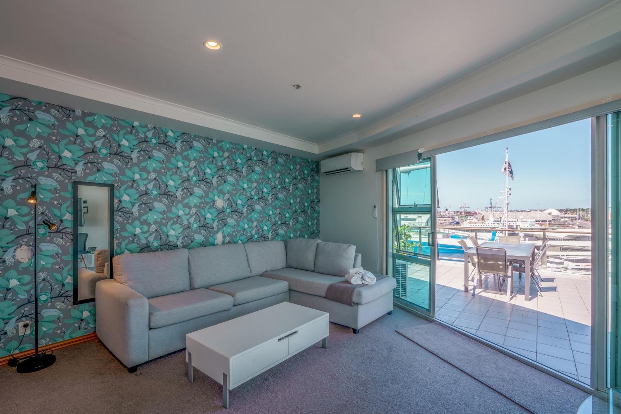 Chic Princes Wharf - View - Parking Apartment