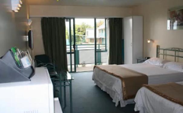 Rayland Auckland