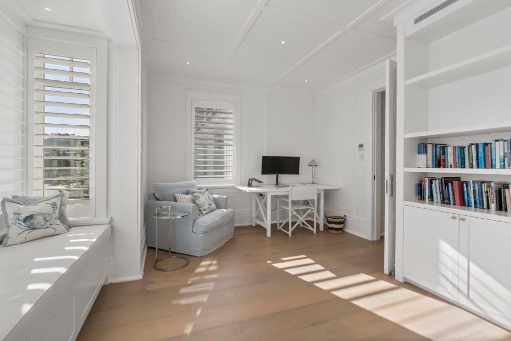 Holiday home Hampton On View Luxury Clifftop In Campbells Bay *