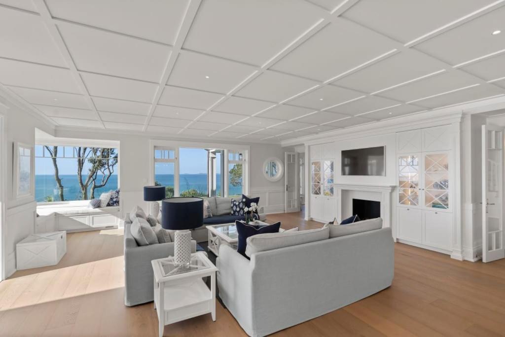 Holiday home Hampton On View Luxury Clifftop In Campbells Bay *