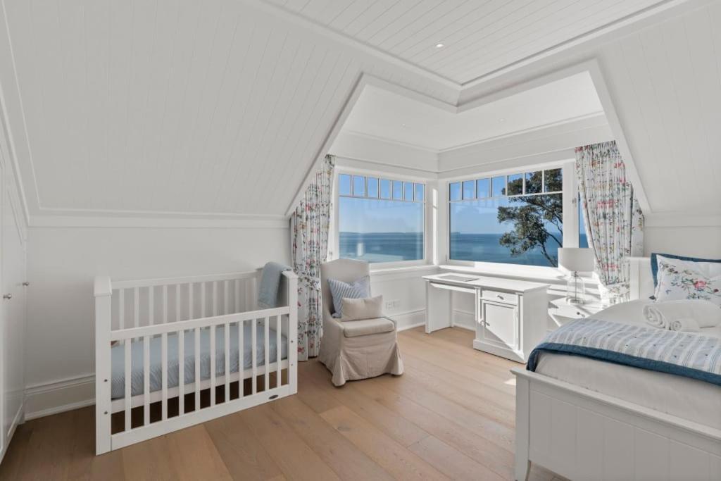 Holiday home Hampton On View Luxury Clifftop In Campbells Bay Auckland