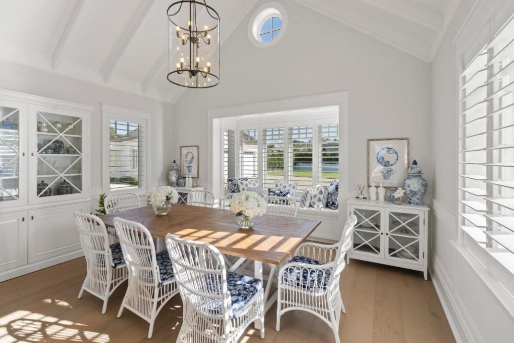 Holiday home Hampton On View Luxury Clifftop In Campbells Bay *