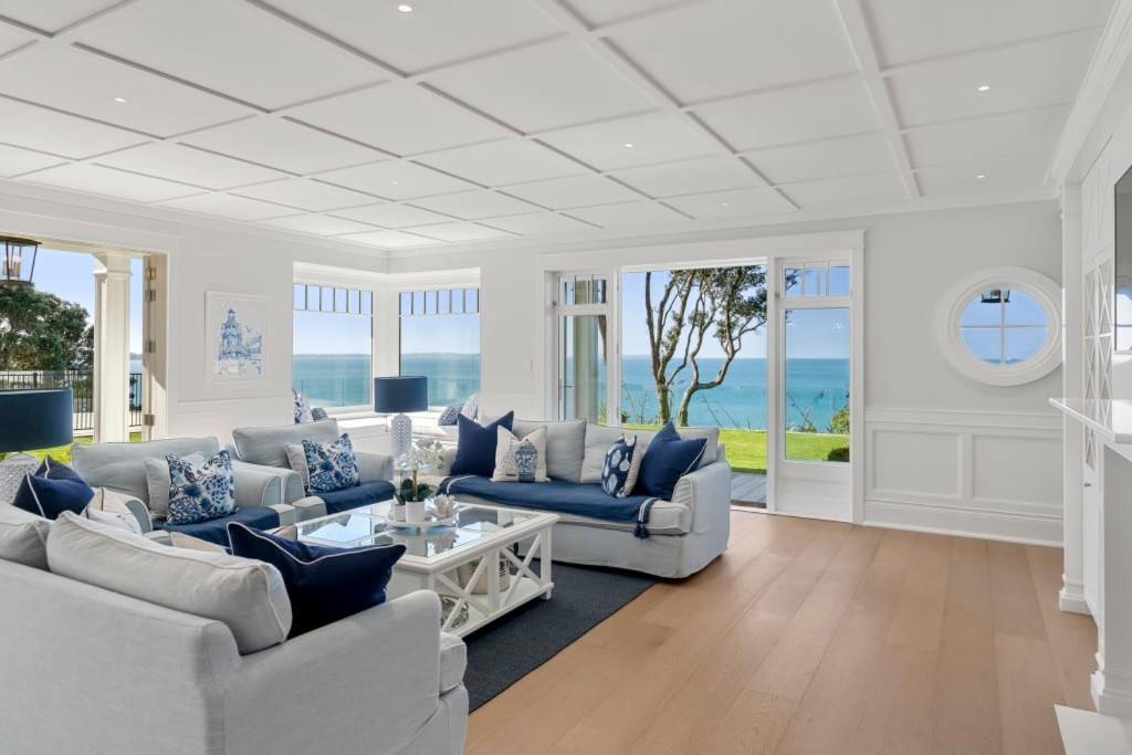 Holiday home Hampton On View Luxury Clifftop In Campbells Bay