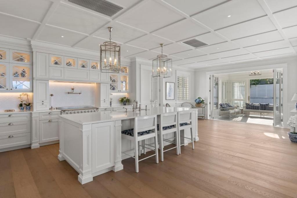 Hampton On View Luxury Clifftop In Campbells Bay Auckland