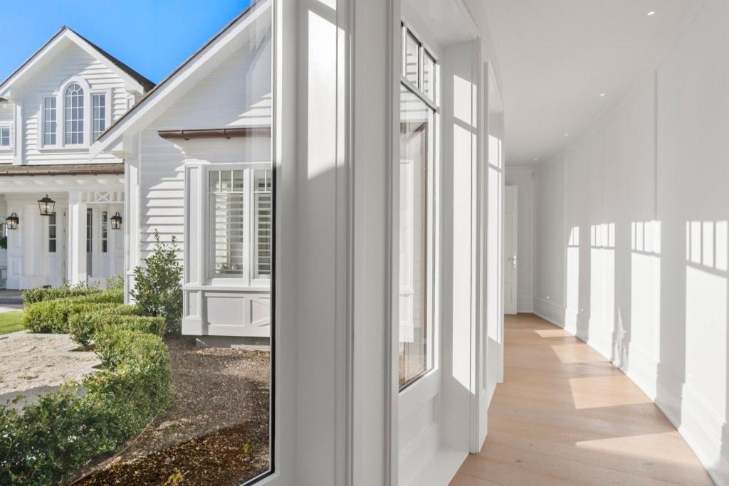 Holiday home Hampton On View Luxury Clifftop In Campbells Bay
