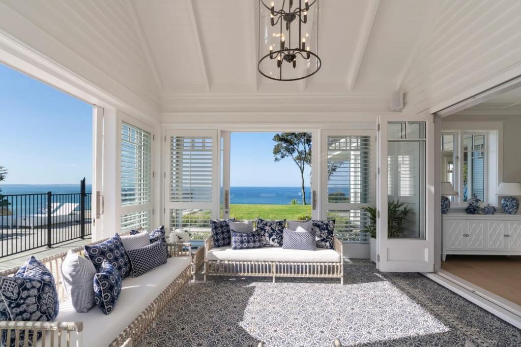 Holiday home Hampton On View Luxury Clifftop In Campbells Bay Auckland