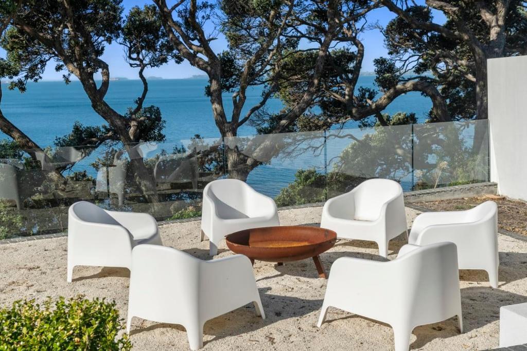 Holiday home Hampton On View Luxury Clifftop In Campbells Bay Auckland